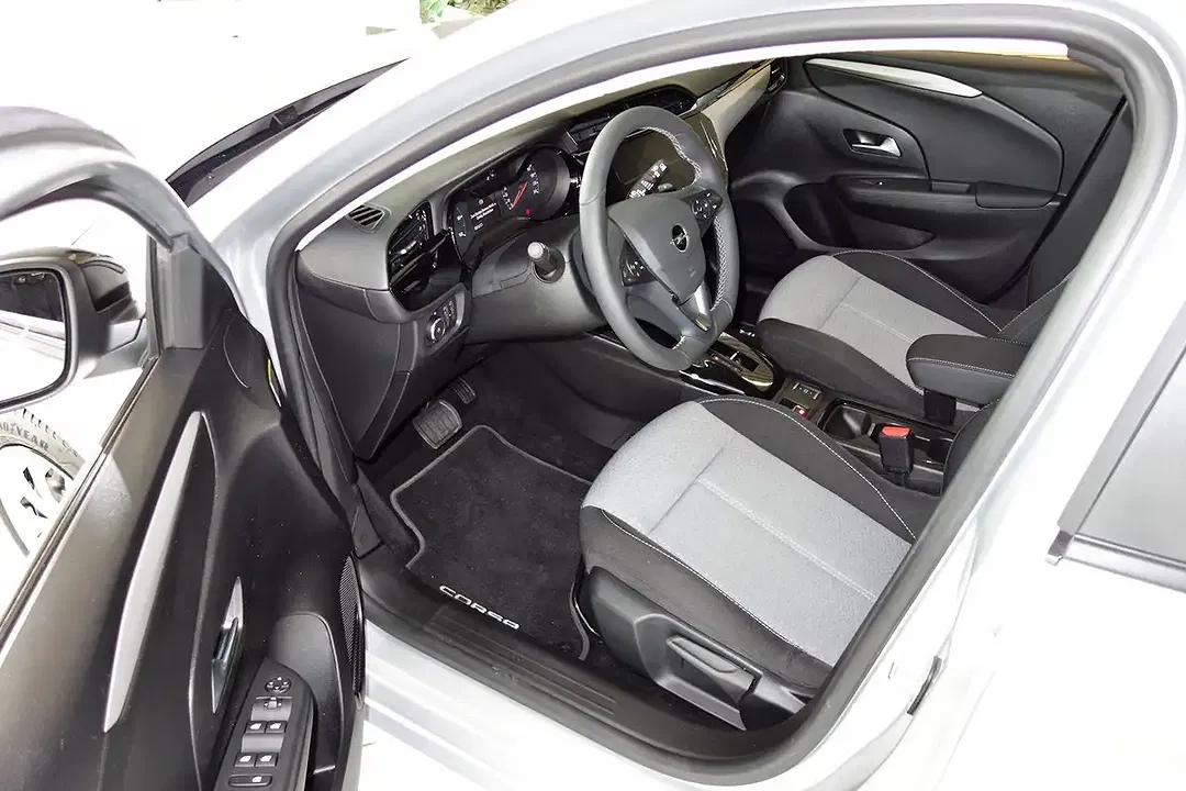 Opel Corsa 1.2 - foto 2