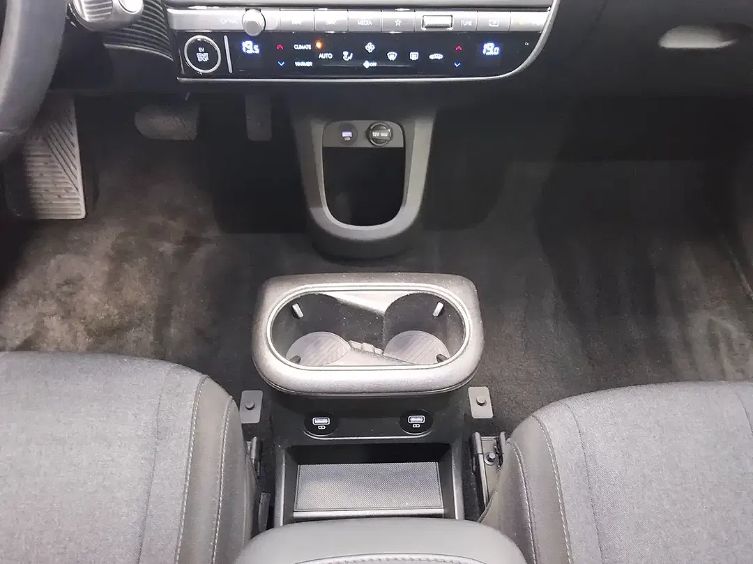 Hyundai IONIQ 5 - Thumbnail 7