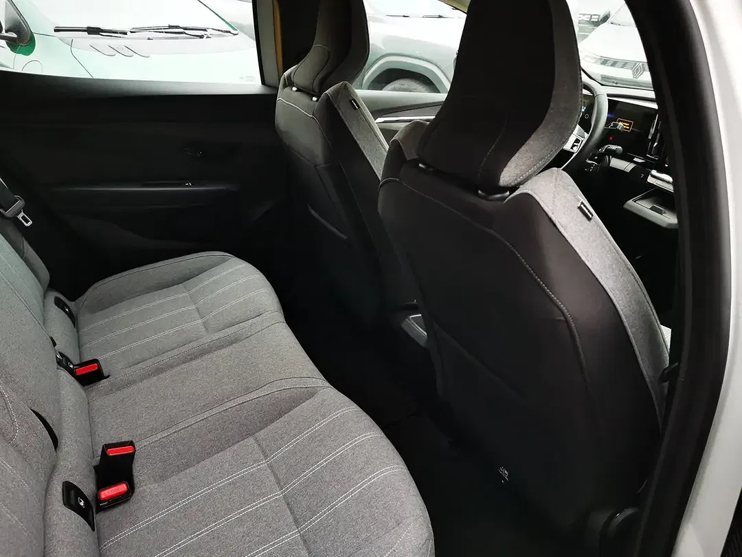 Renault Megane E-Tech Equilibre - Thumbnail 32