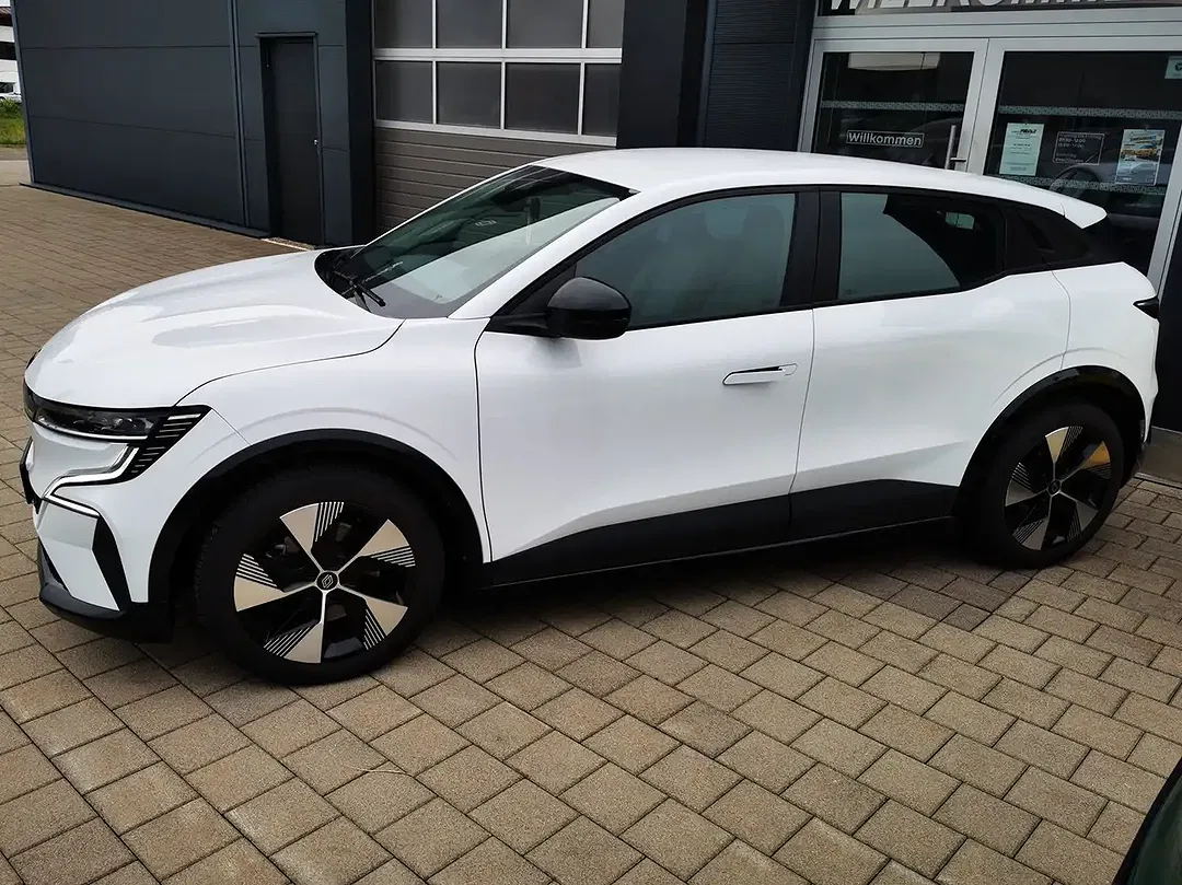 Renault Megane E-Tech Equilibre - Thumbnail 4