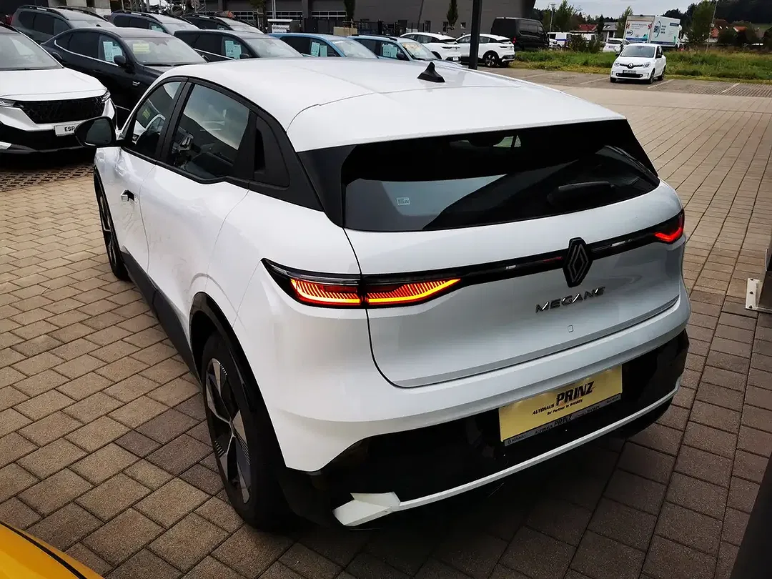 Renault Megane E-Tech Equilibre - Thumbnail 6