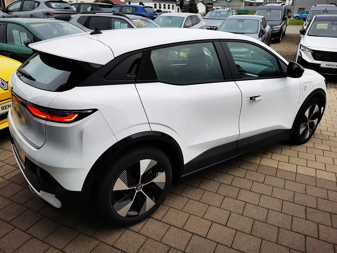 Renault Megane E-Tech Equilibre - Thumbnail 7