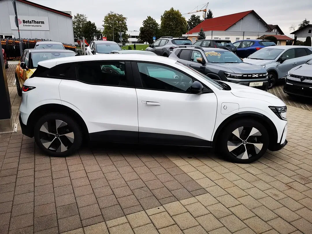Renault Megane E-Tech Equilibre - Thumbnail 8