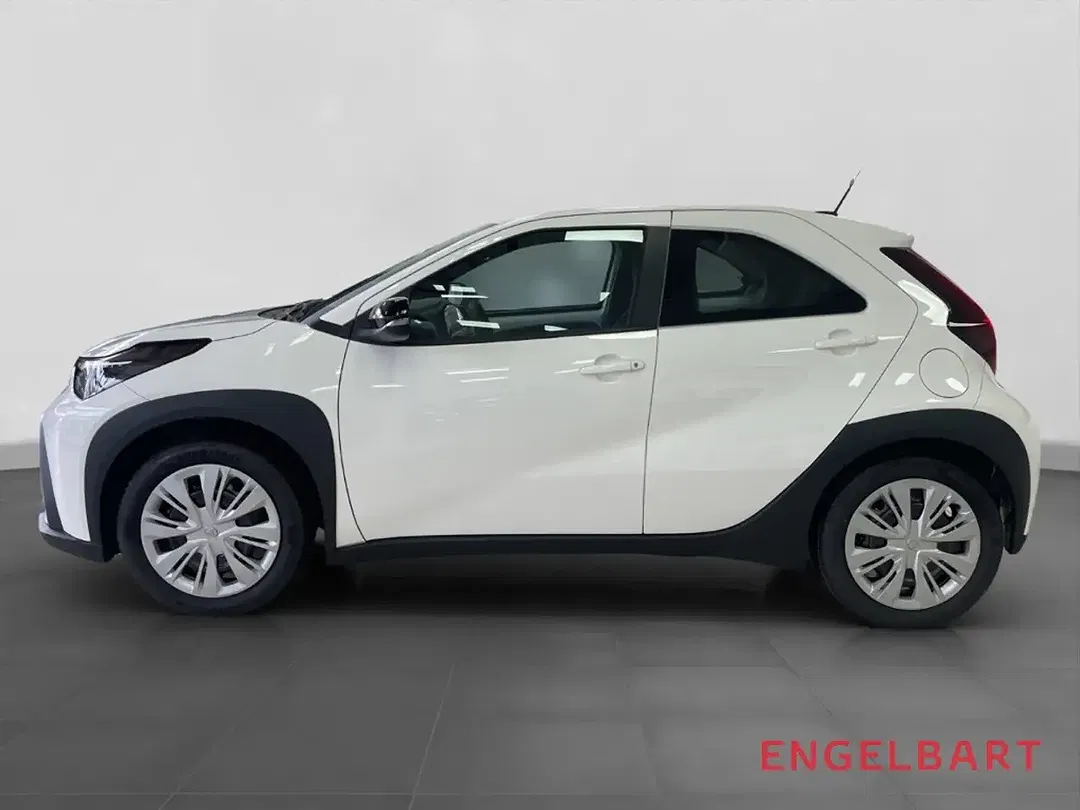 Toyota Aygo X 1.5 Hybrid - Thumbnail 1
