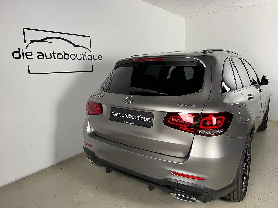 Mercedes-Benz GLC 220 4MATIC AMG Line - Thumbnail 11