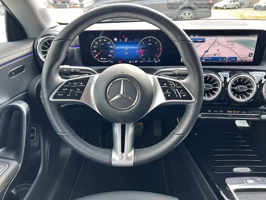 Mercedes-Benz CLA 200 - Thumbnail 8