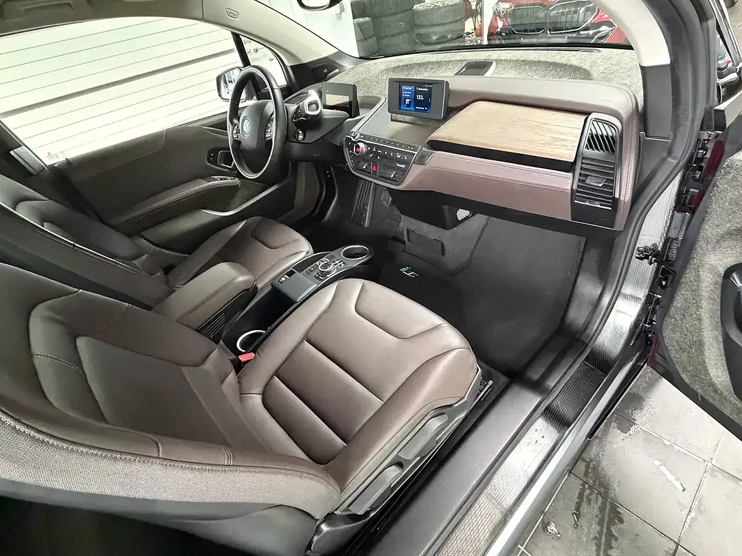 BMW i3 - Thumbnail 13