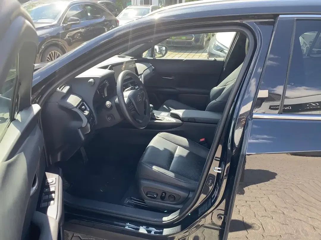 Lexus UX 250h Executive Line - Thumbnail 10