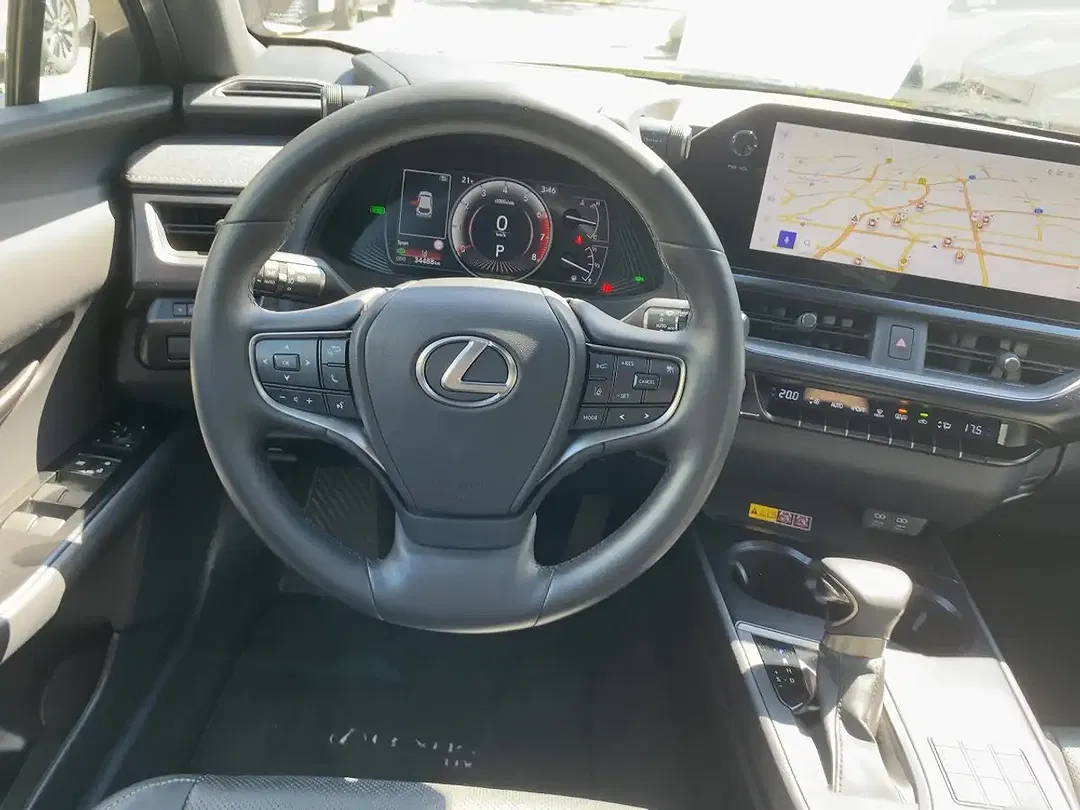 Lexus UX 250h Executive Line - Thumbnail 13