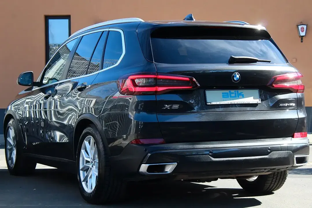 BMW X5 - Thumbnail 2