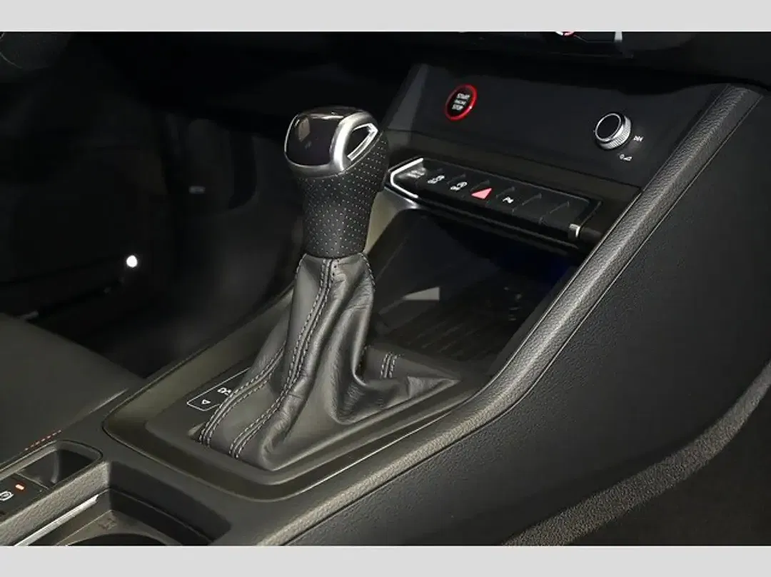 Audi RS Q3 S tronic Matrix LED Sportback - Thumbnail 12