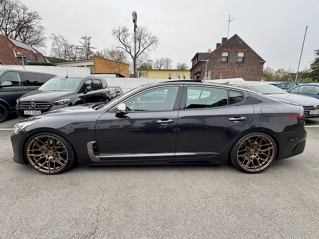Kia Stinger GT-Line - Thumbnail 3