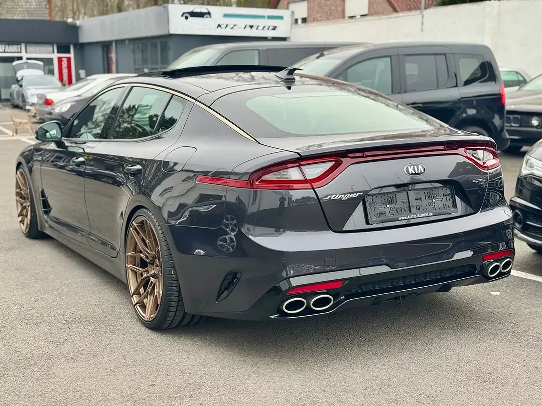 Kia Stinger GT-Line - Thumbnail 4
