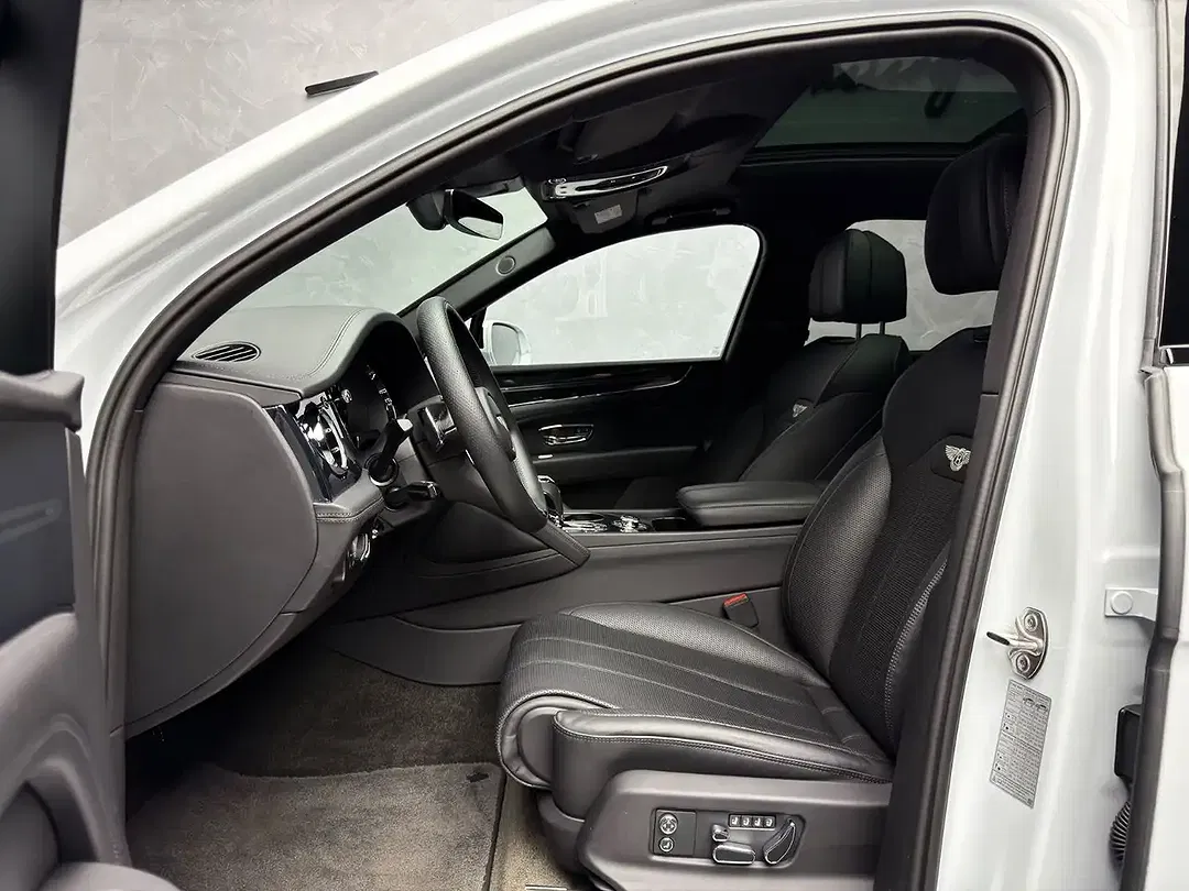 Bentley Bentayga 4.0 V8 EWB - Thumbnail 3