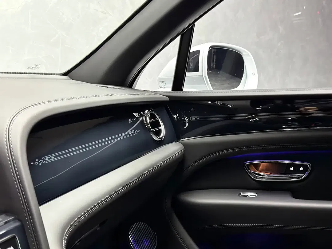 Bentley Bentayga 4.0 V8 EWB - Thumbnail 6