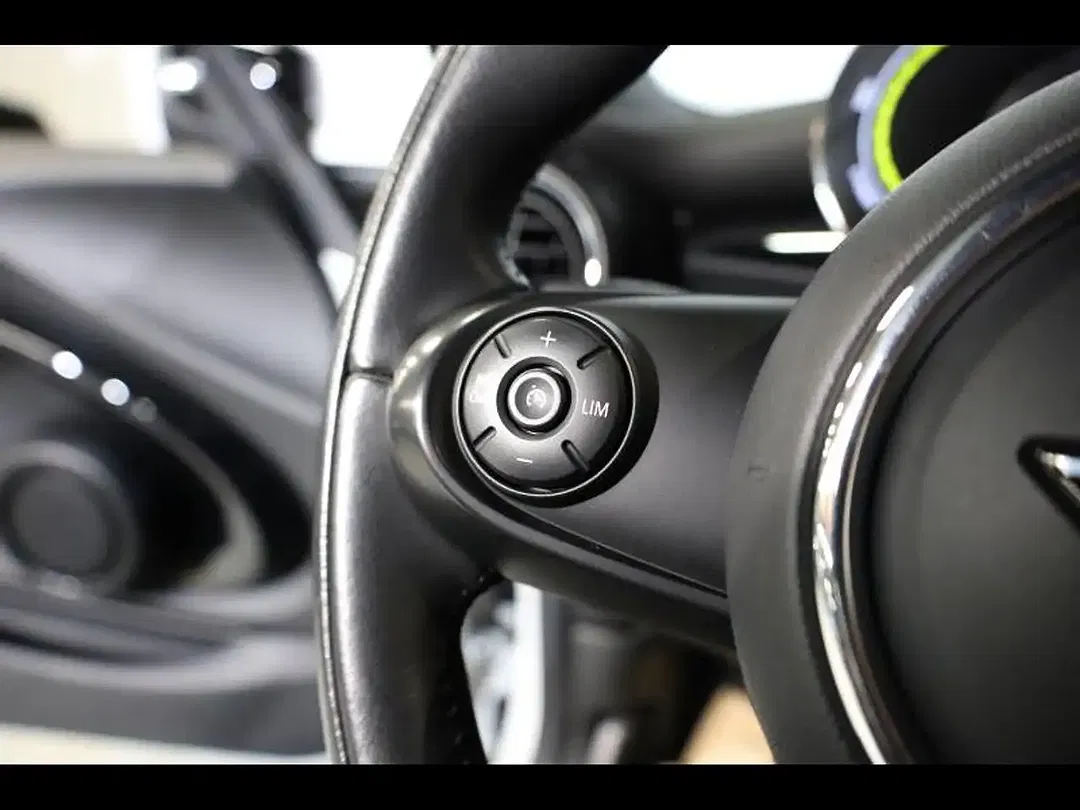 MINI Cooper SE - Thumbnail 14
