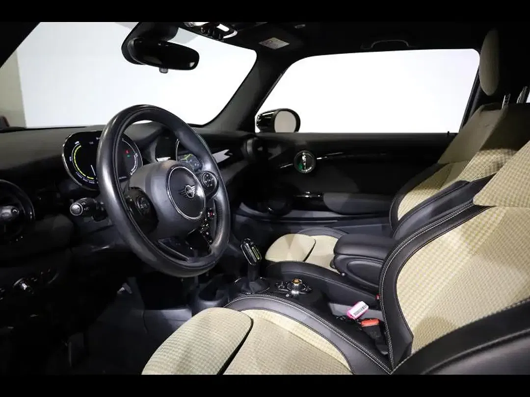 MINI Cooper SE - Thumbnail 6