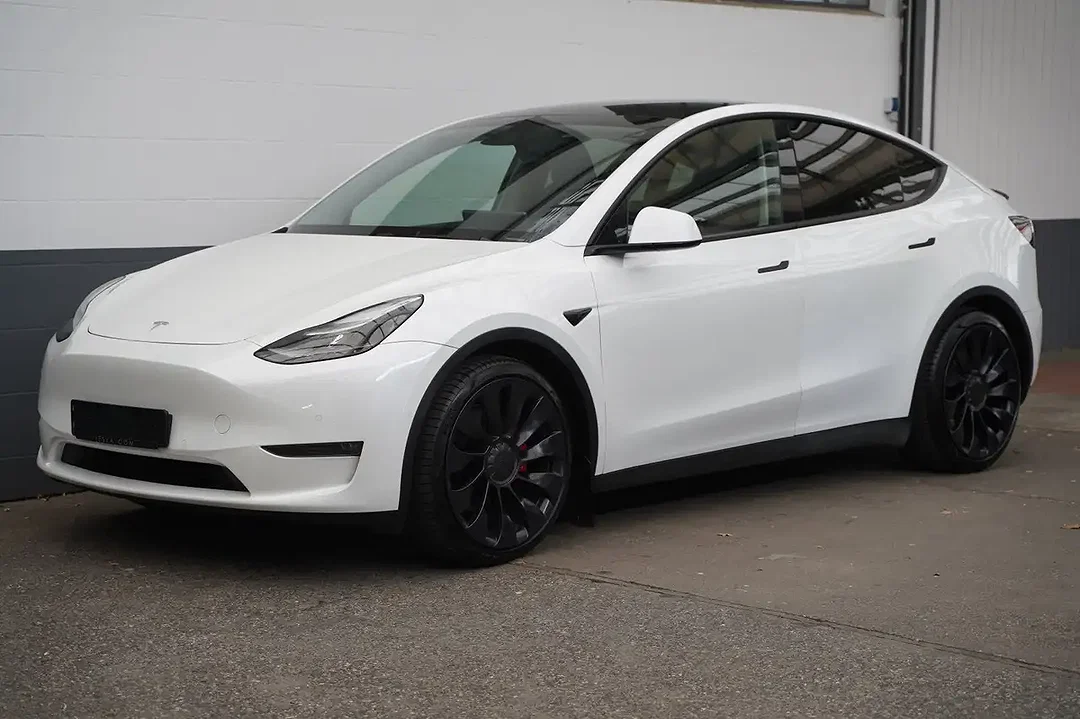 Tesla Model Y Performance - Afbeelding 1