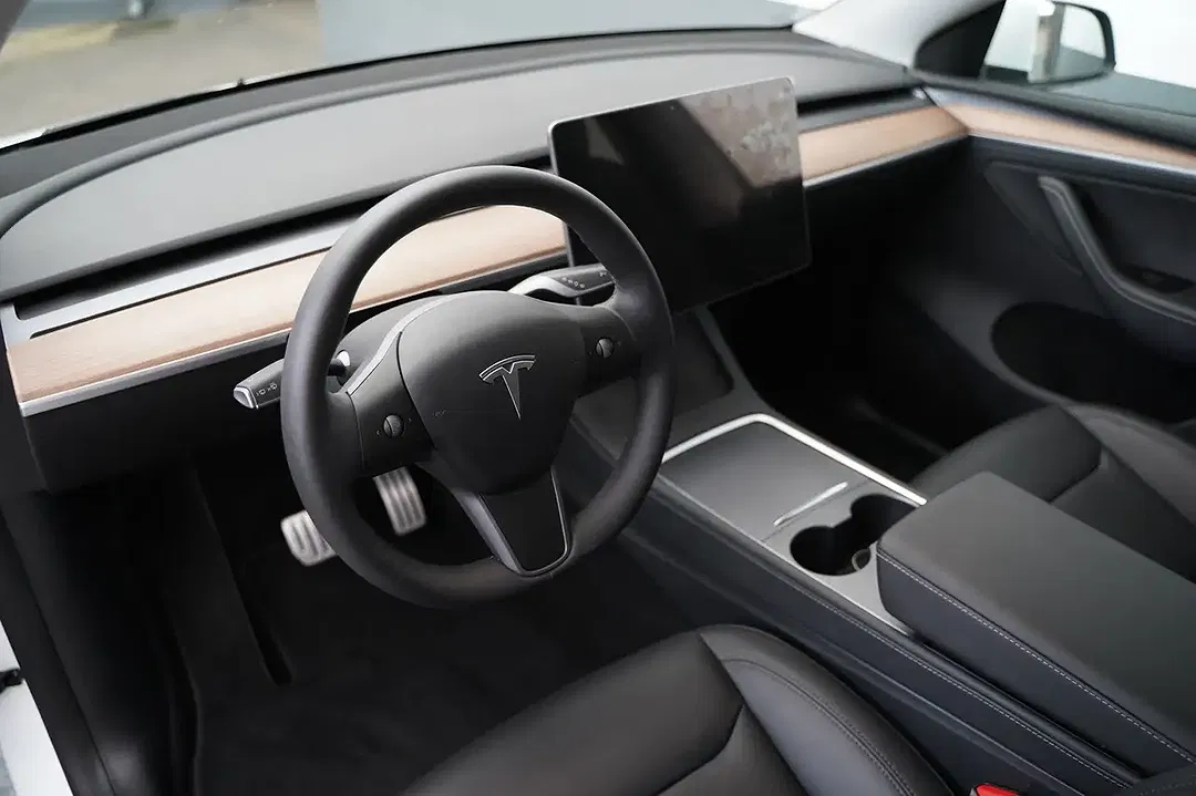 Tesla Model Y Performance - Thumbnail 12