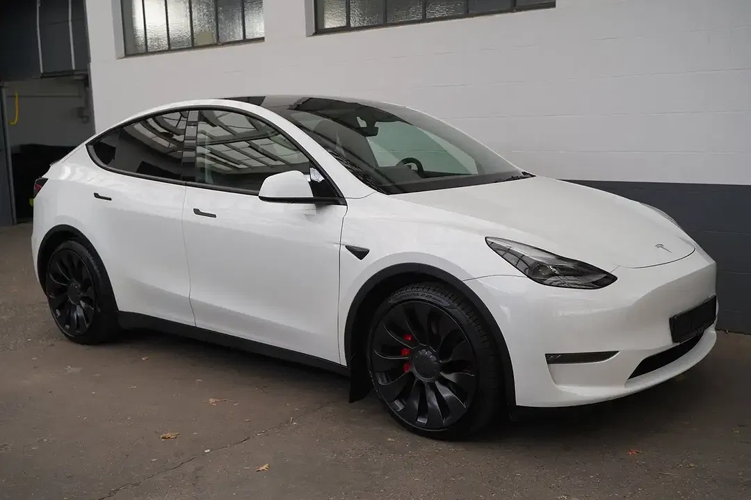 Tesla Model Y Performance - Thumbnail 15