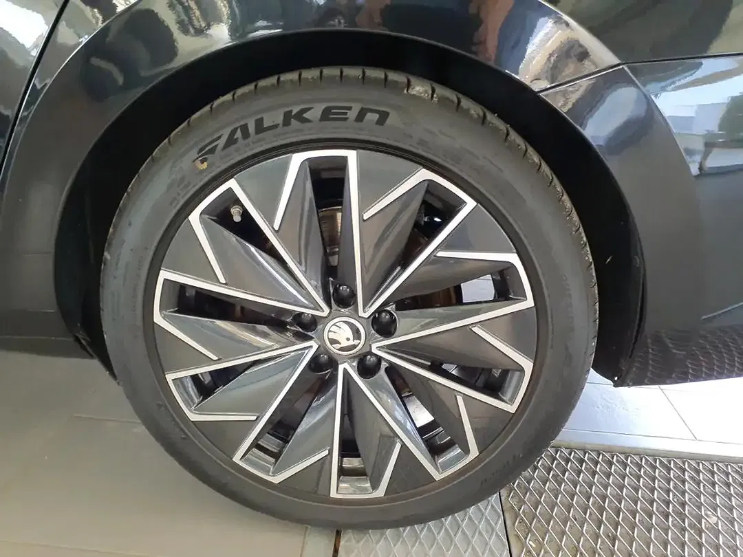 Skoda Superb 2.0 TSI DSG 4x4 Combi L&K - Thumbnail 6