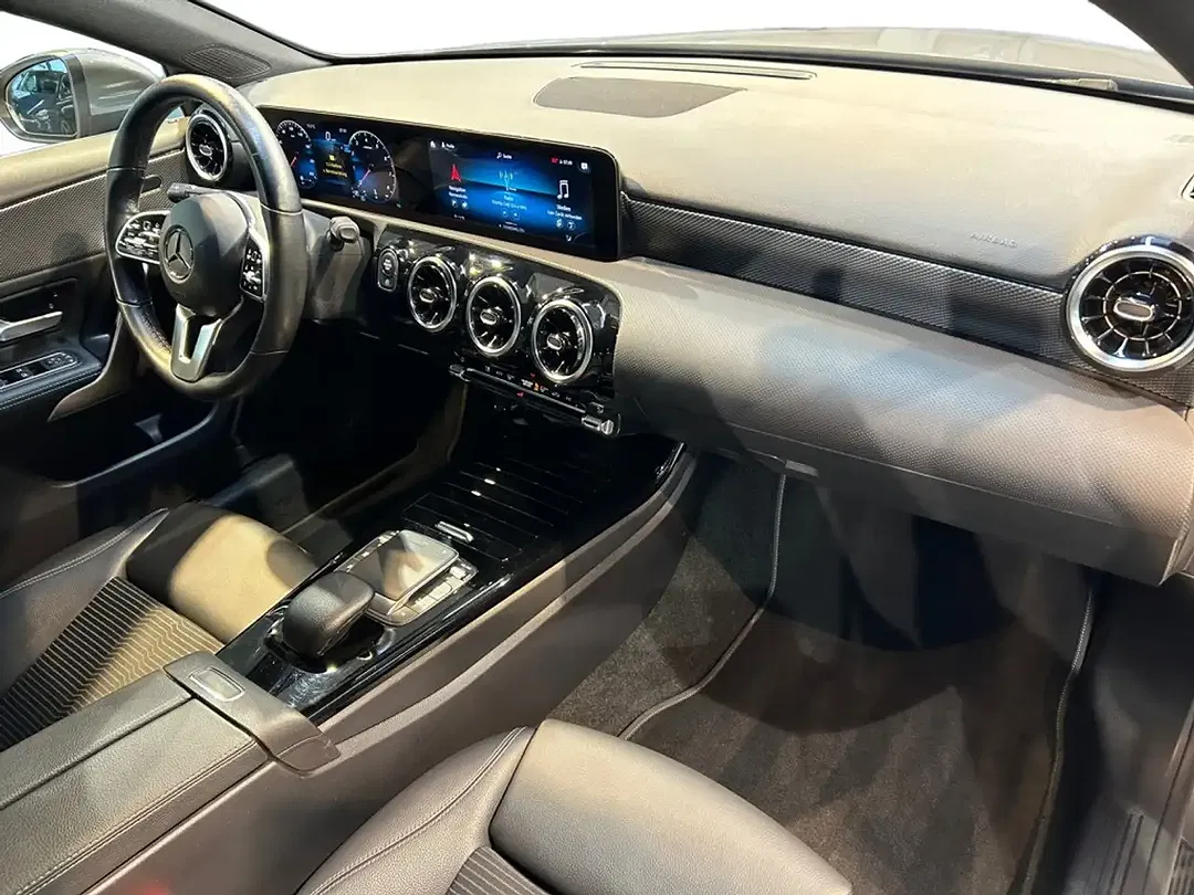 Mercedes-Benz A 180 AMG MBUX Progressive - Thumbnail 3