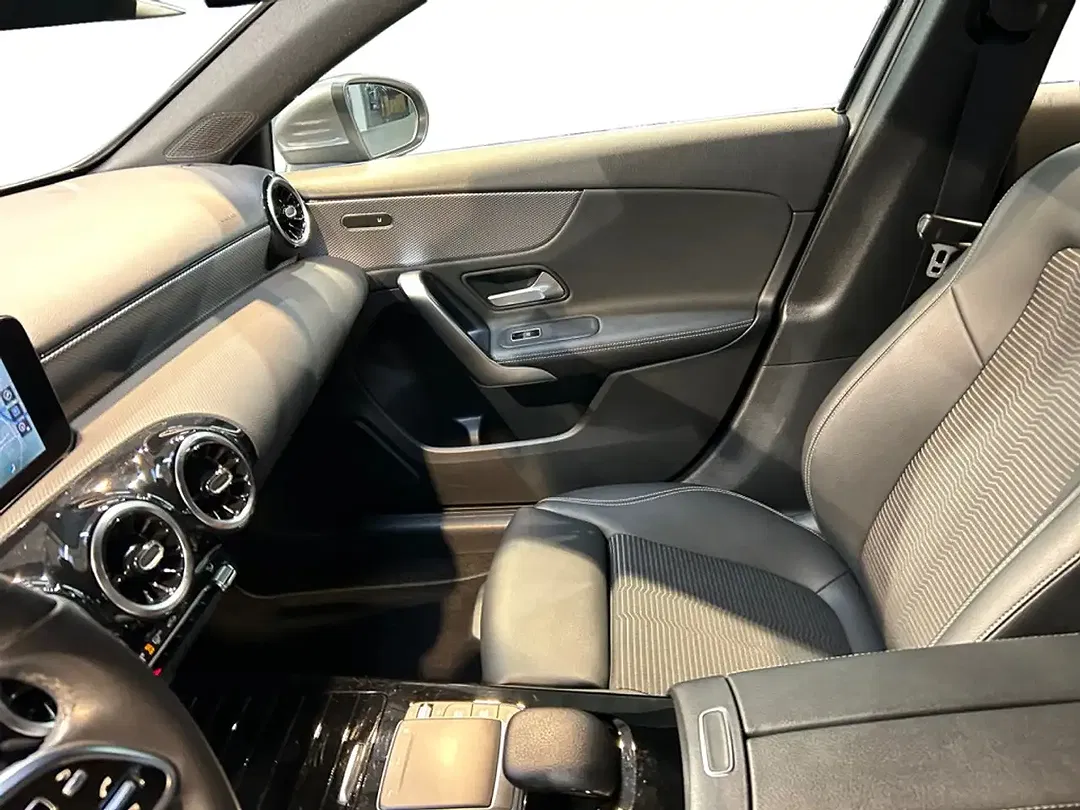 Mercedes-Benz A 180 AMG MBUX Progressive - Thumbnail 4