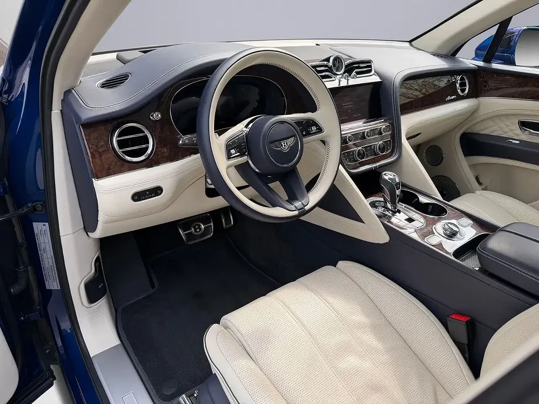 Bentley Bentayga Hybrid Azure - Thumbnail 10