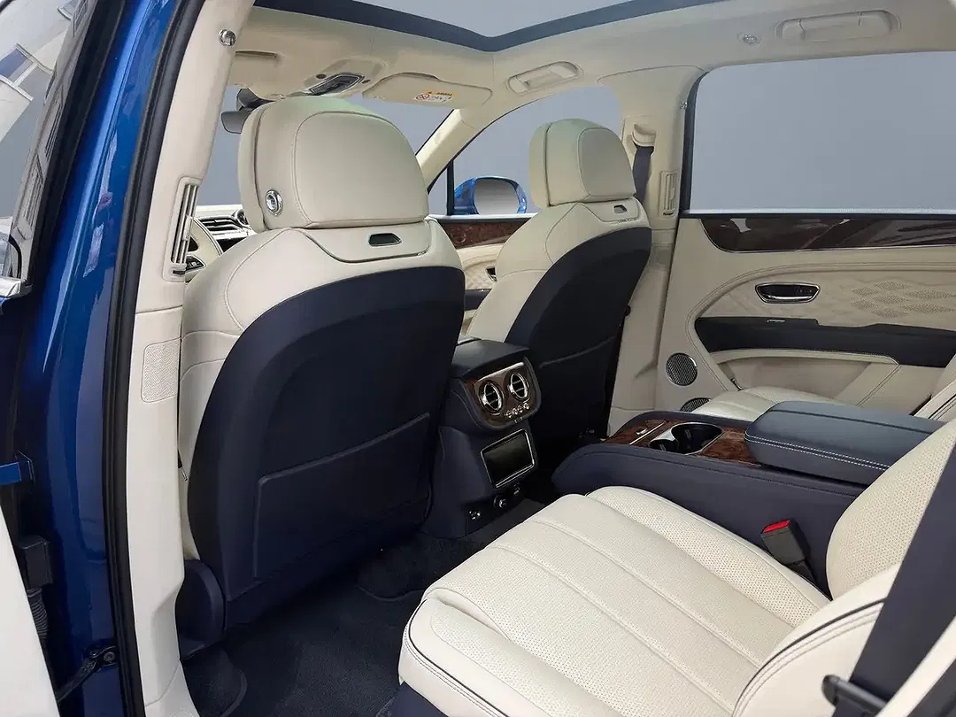 Bentley Bentayga Hybrid Azure - Thumbnail 14