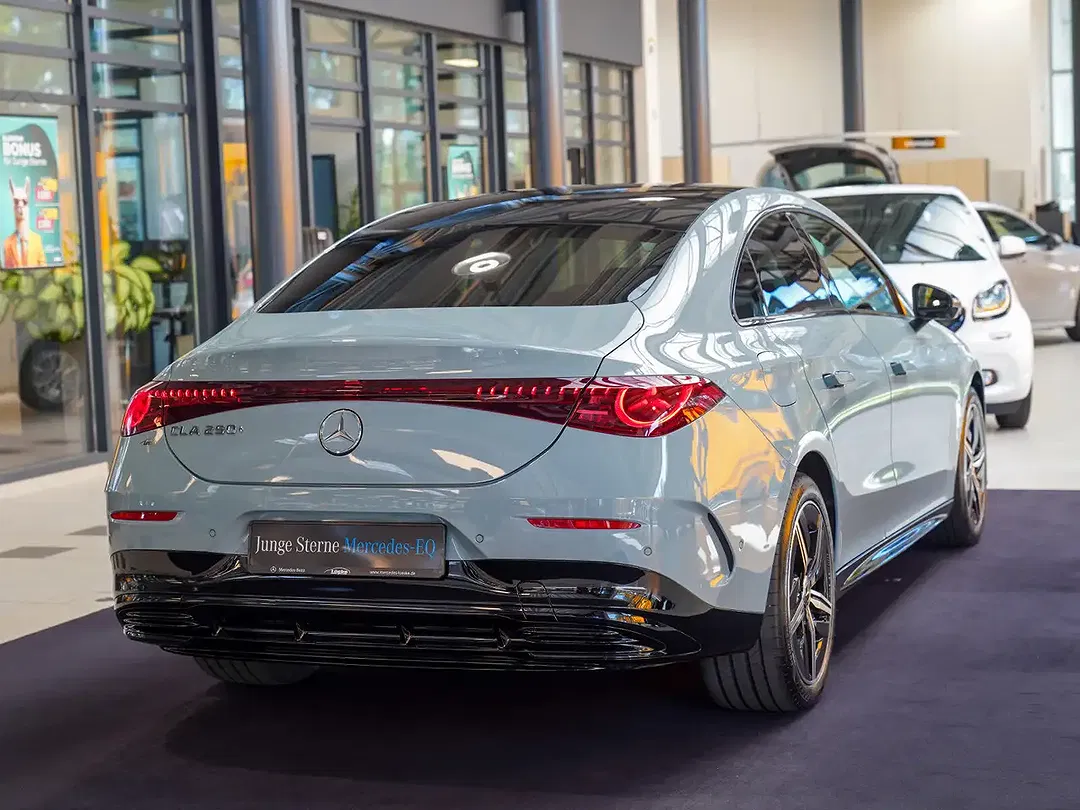 Mercedes-Benz CLA 250 EQ AMG Line Night - Thumbnail 3