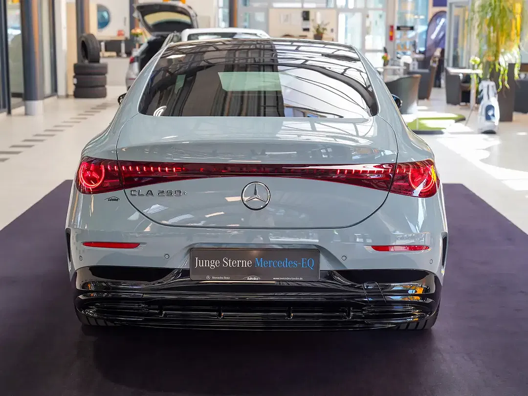 Mercedes-Benz CLA 250 EQ AMG Line Night - Thumbnail 4