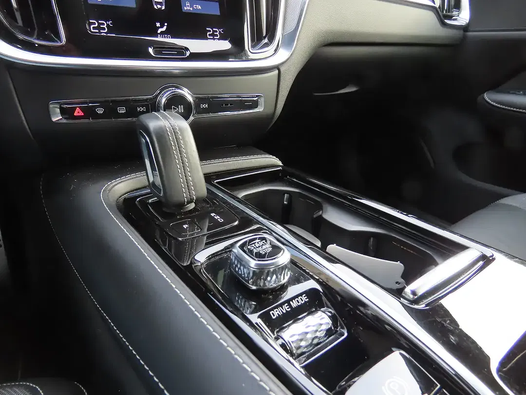 Volvo S60 T8 2.0 PHEV AWD Polestar Engineered R-Design - foto 18