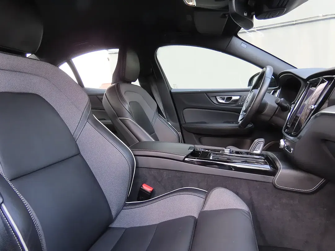Volvo S60 T8 2.0 PHEV AWD Polestar Engineered R-Design - Thumbnail 5