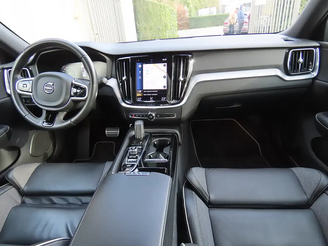 Volvo S60 T8 2.0 PHEV AWD Polestar Engineered R-Design - Thumbnail 9