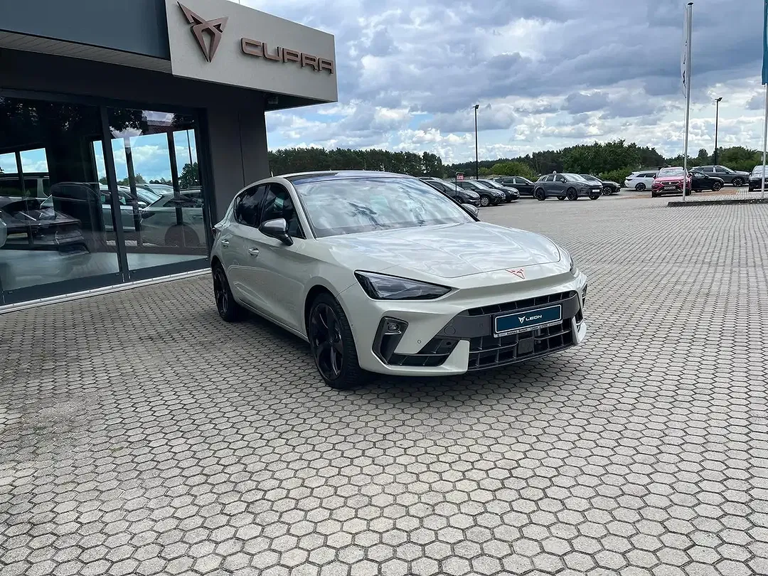 CUPRA Leon 1.5 eTSI DSG Matrix LED - Thumbnail 4