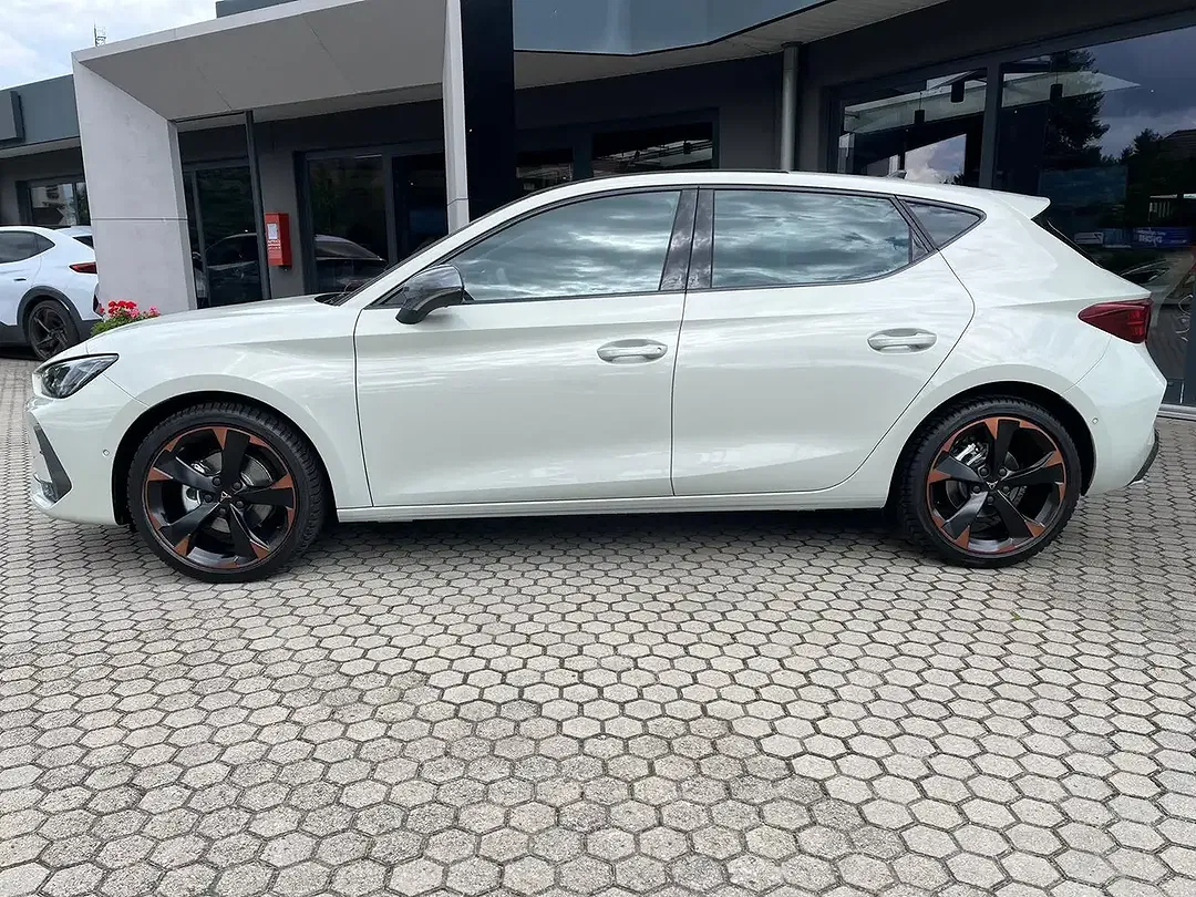 CUPRA Leon 1.5 eTSI DSG Matrix LED - Thumbnail 5