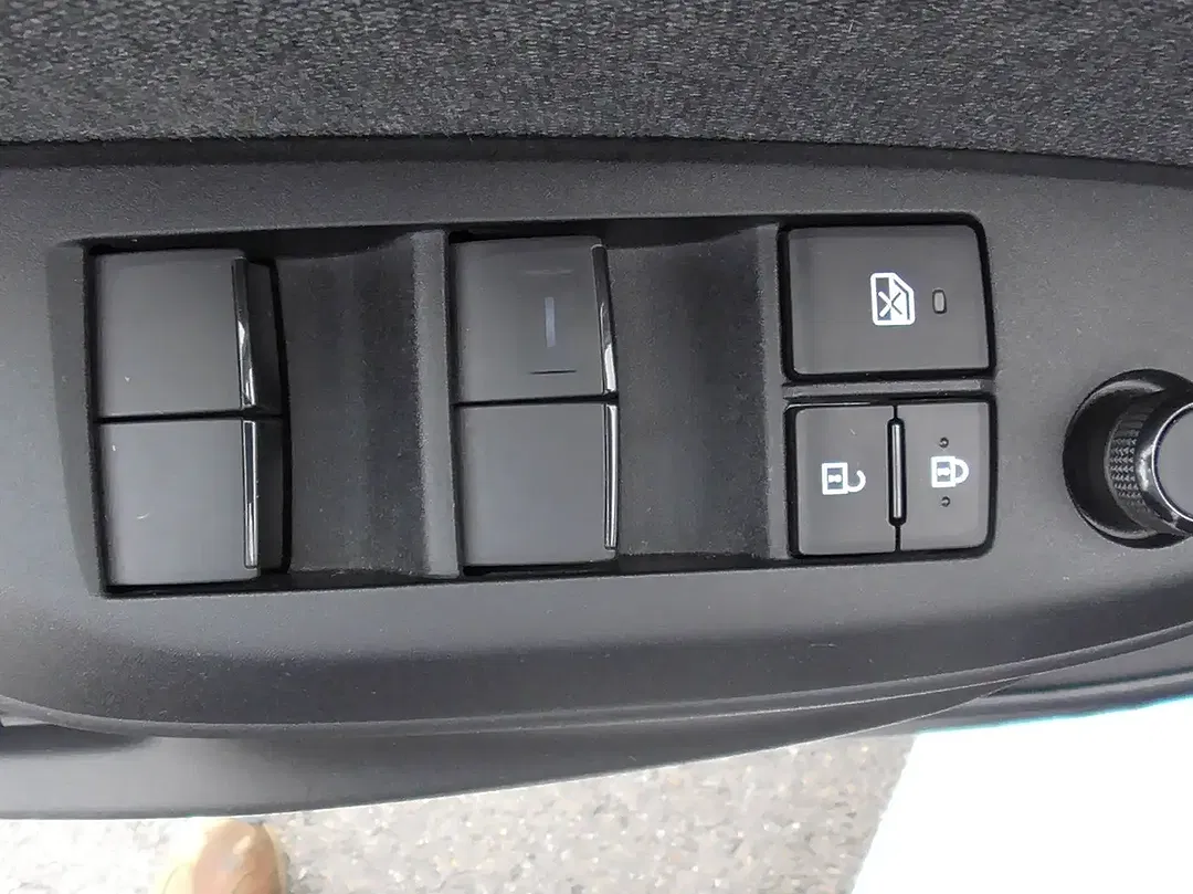 Toyota Yaris AUT Hybrid - Thumbnail 12