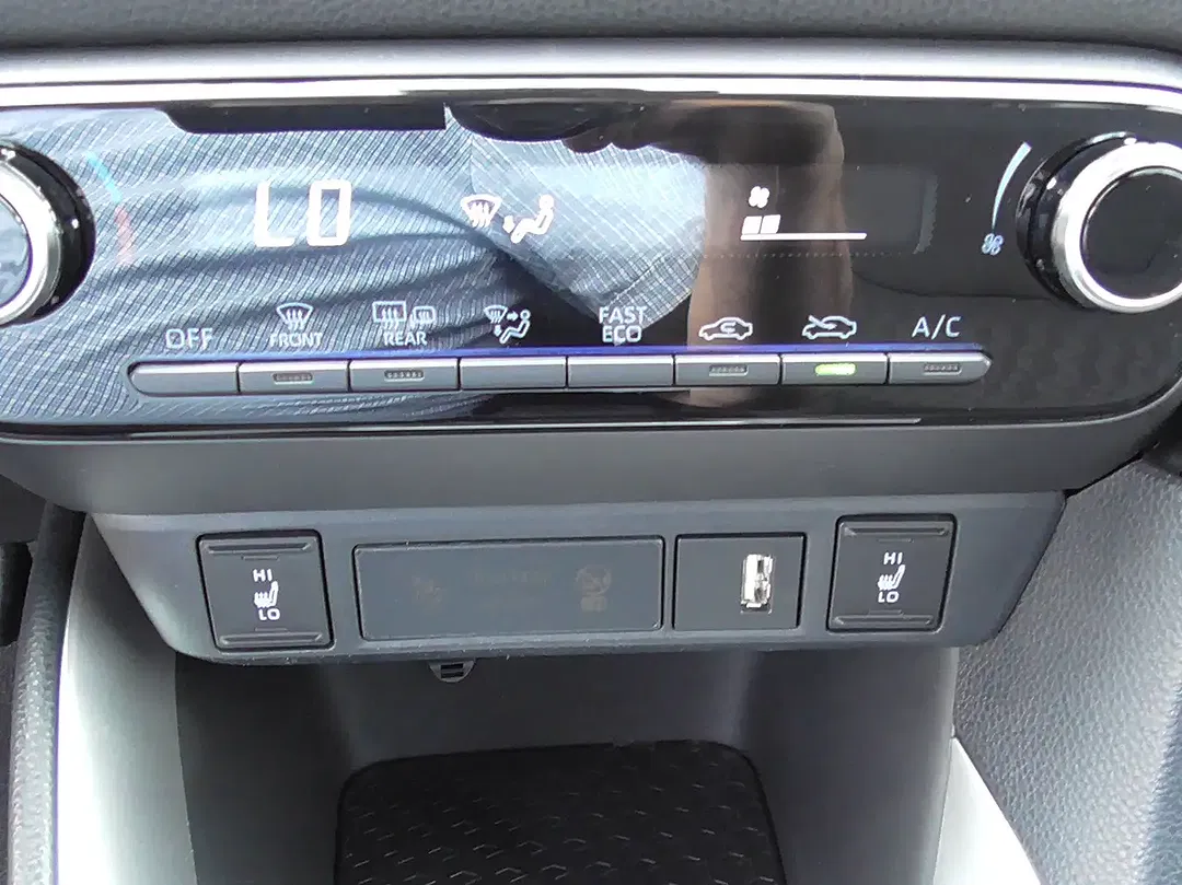 Toyota Yaris AUT Hybrid - foto 15
