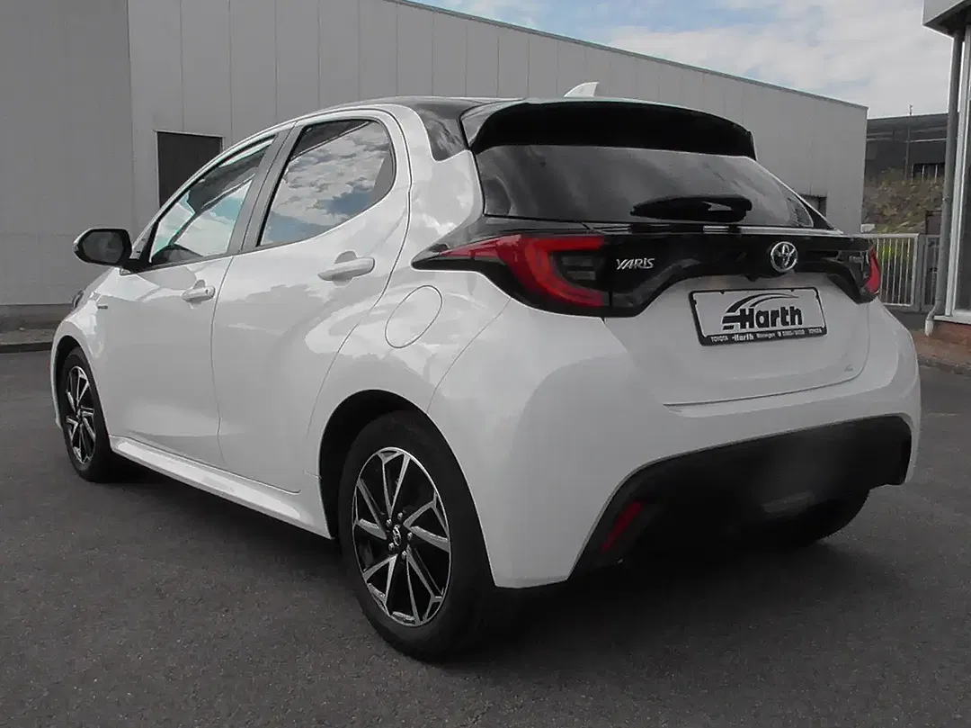 Toyota Yaris AUT Hybrid - Thumbnail 3