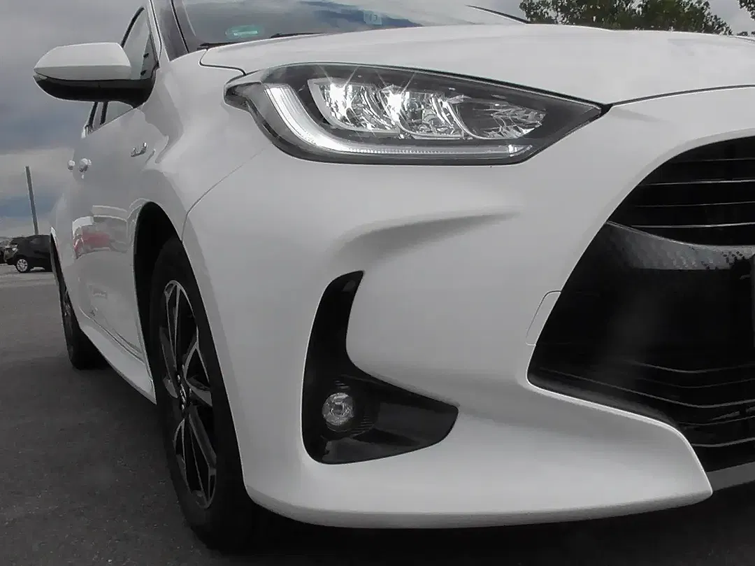 Toyota Yaris AUT Hybrid - Thumbnail 8