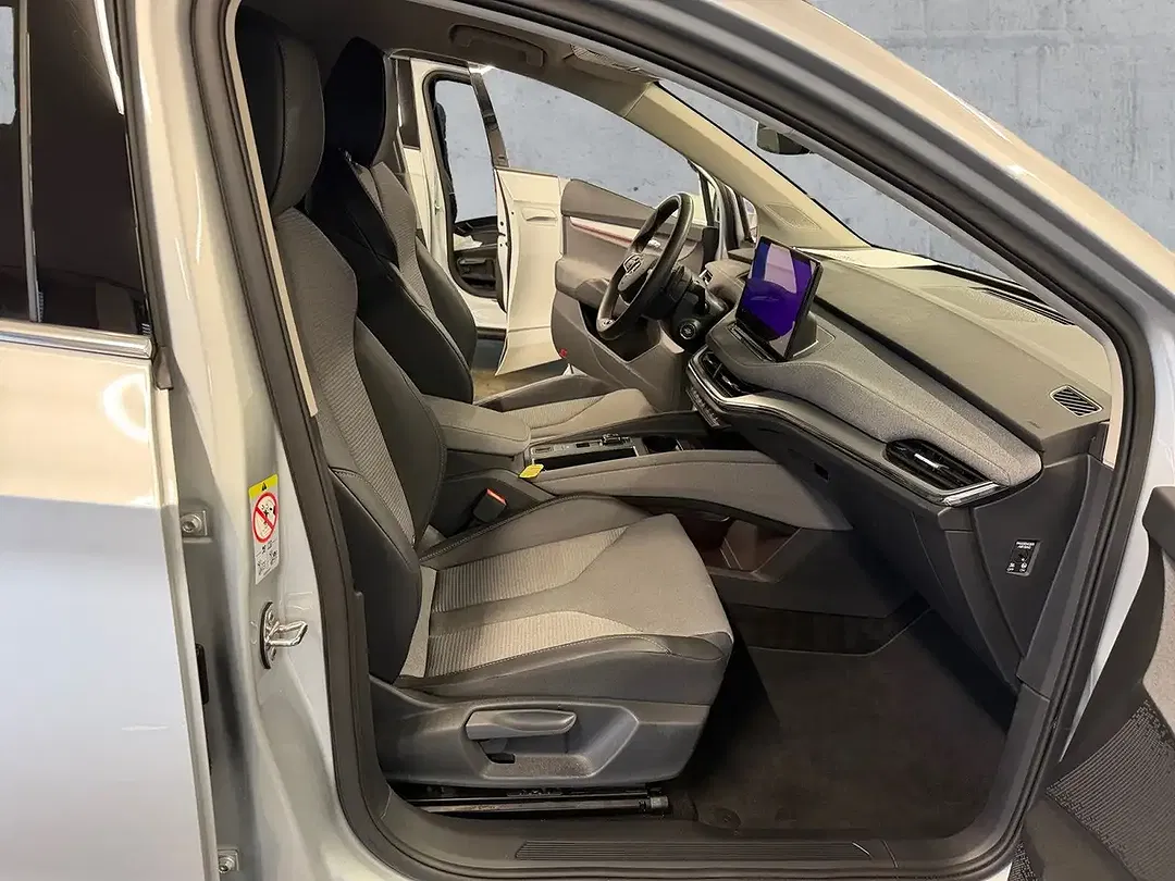 Skoda Enyaq 85x iV Loft - Thumbnail 11