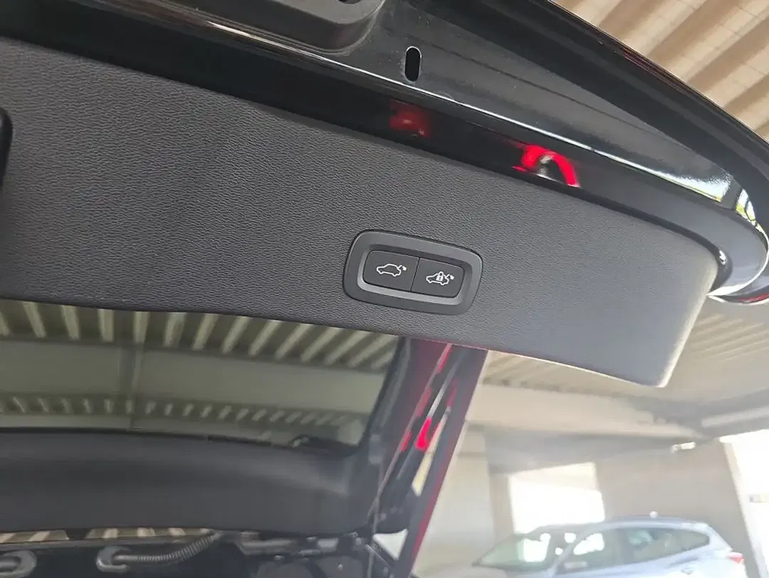Volvo C40 Recharge Single Motor Plus - Thumbnail 18