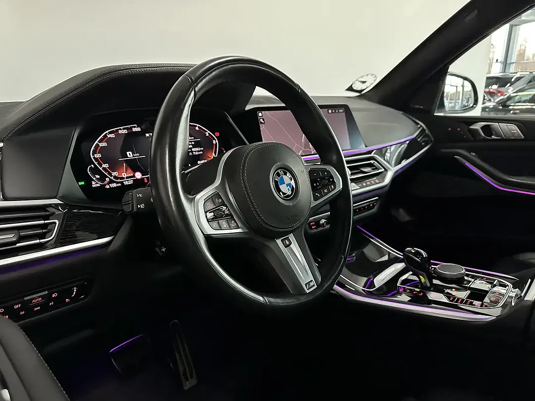 BMW X7 M50 - foto 8