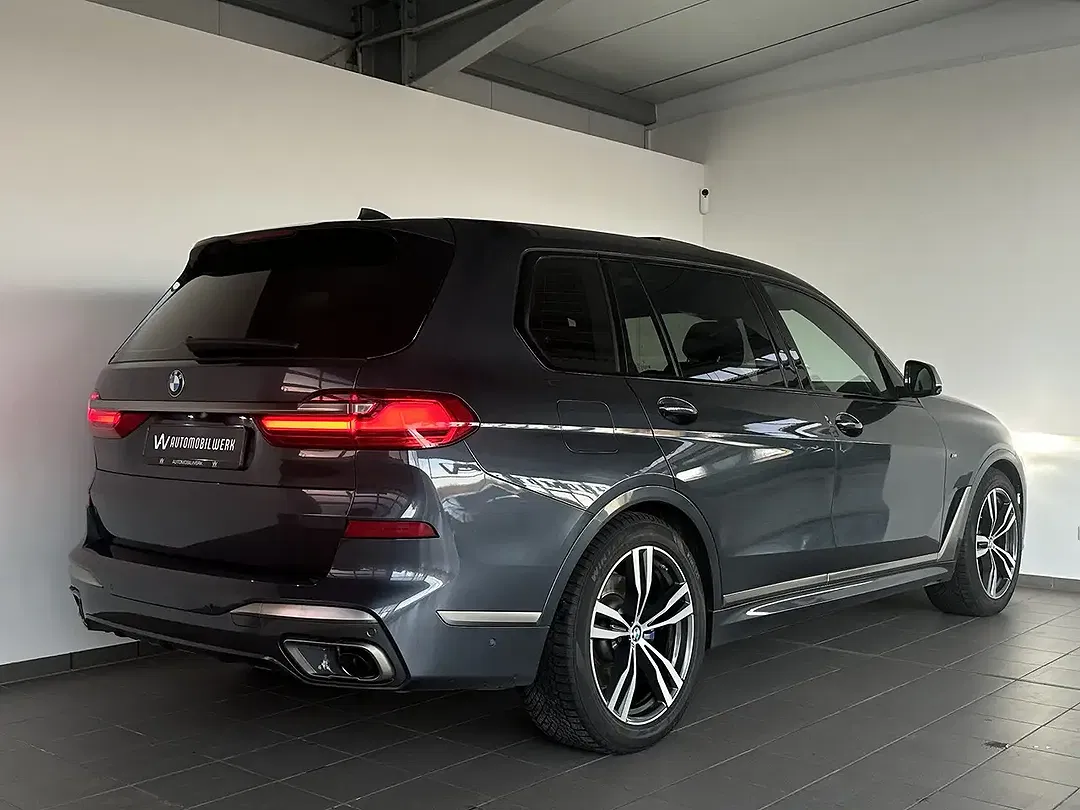 BMW X7 M50 - Thumbnail 4
