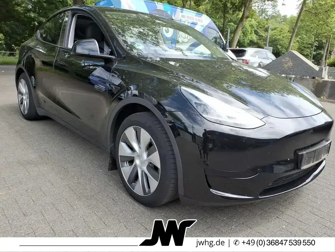 Tesla Model Y - foto 2