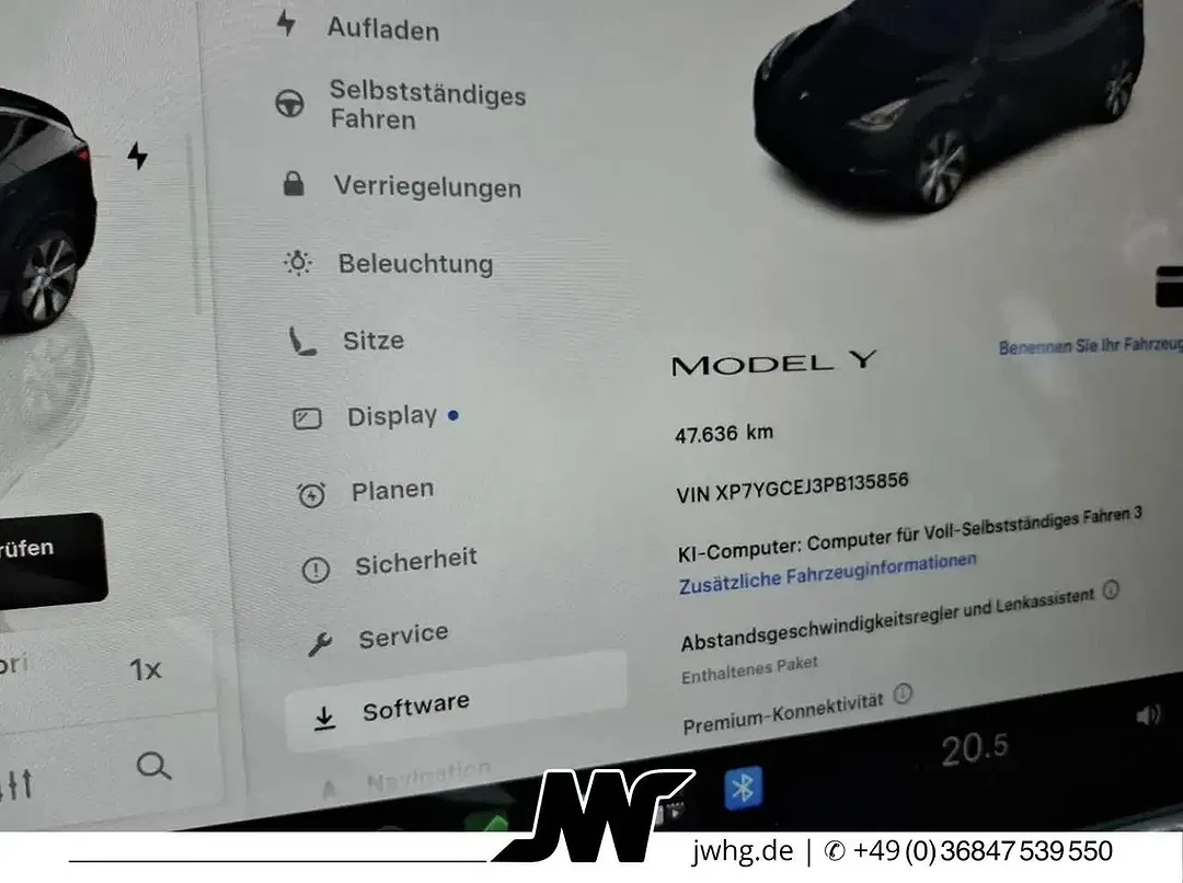 Tesla Model Y - Thumbnail 8