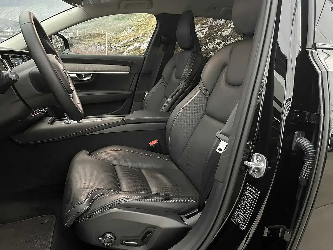 Volvo V90 Cross Country B5 AWD Plus - Thumbnail 6