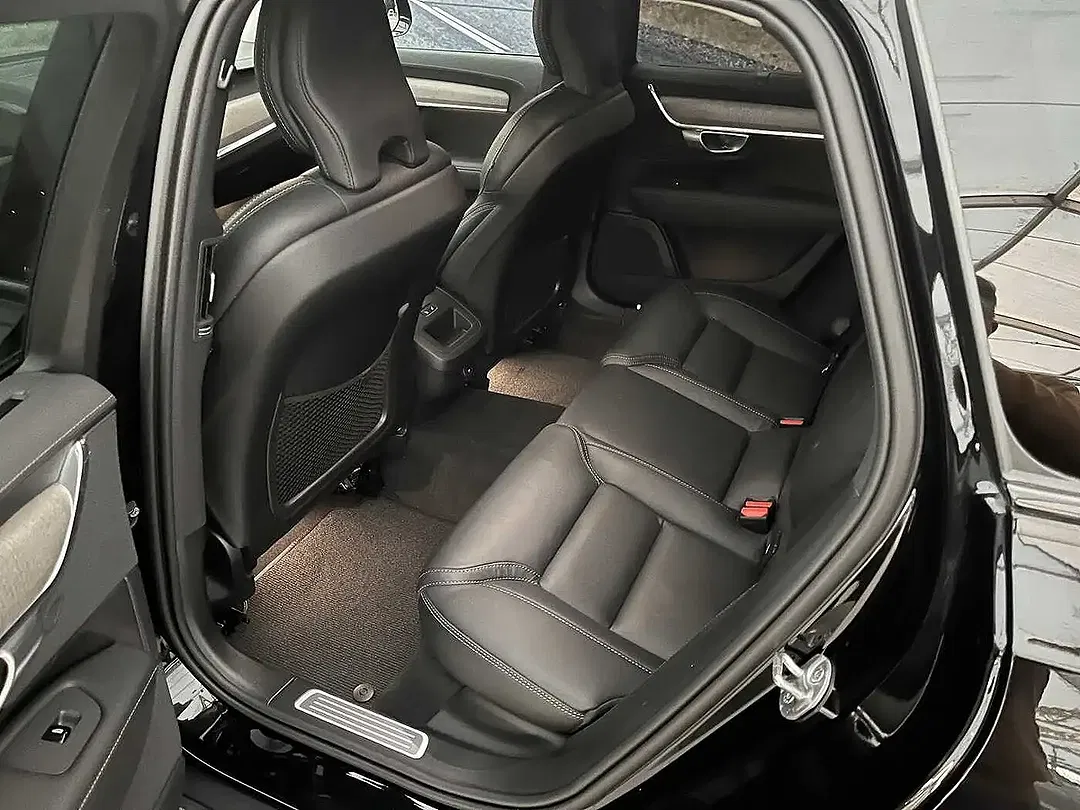 Volvo V90 Cross Country B5 AWD Plus - Thumbnail 8