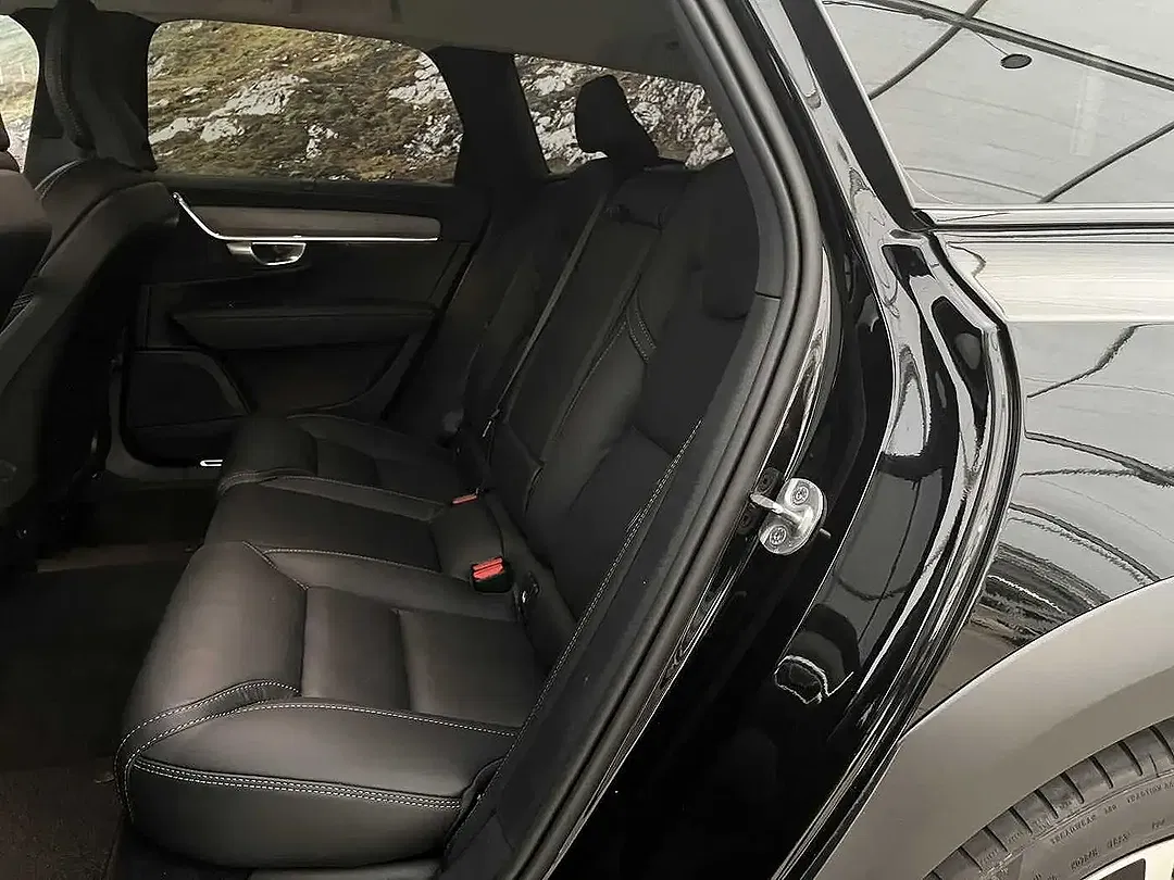 Volvo V90 Cross Country B5 AWD Plus - Thumbnail 9