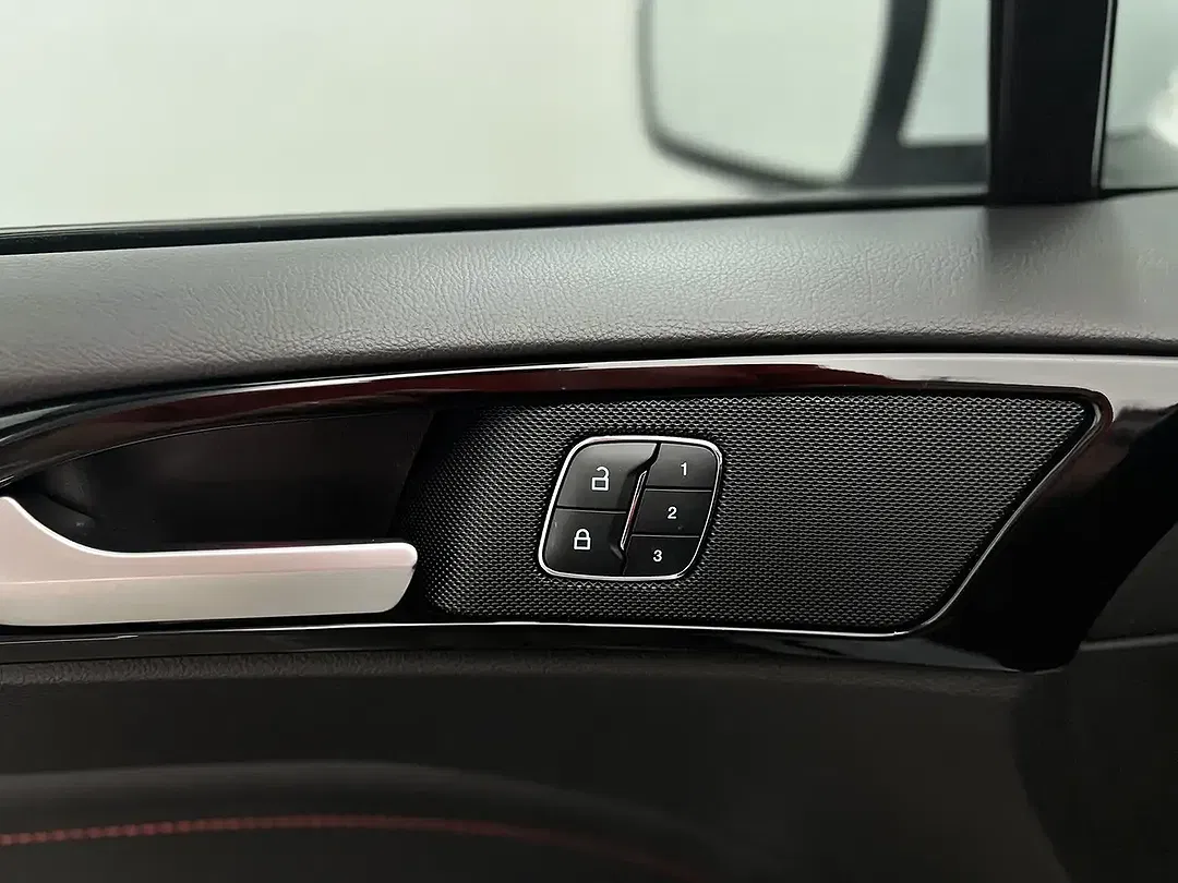 Ford Mondeo 2.0 Hybrid ST-Line - Thumbnail 11